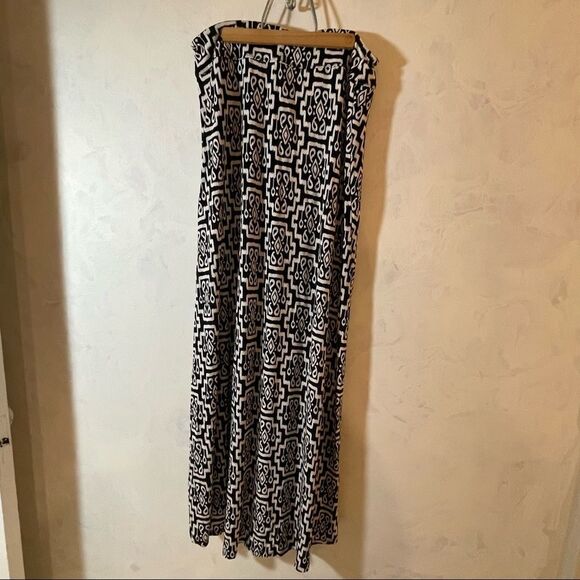 Artisan NY black and off white wrap skirt size Medium - Picture 2 of 8